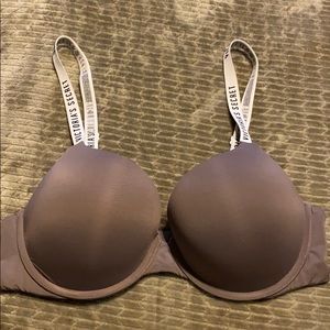 Victoria’s Secret t-shirt push up bra